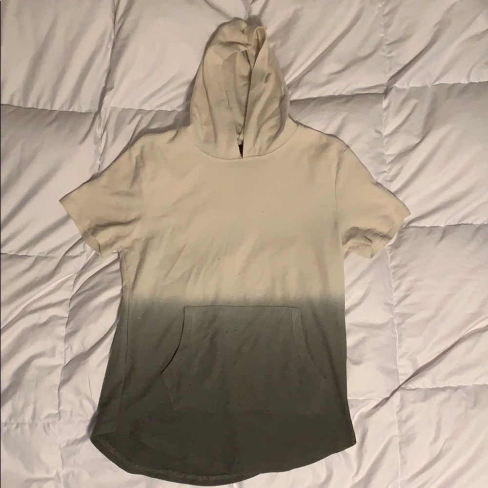 Green/white ombré t-shirt with hood